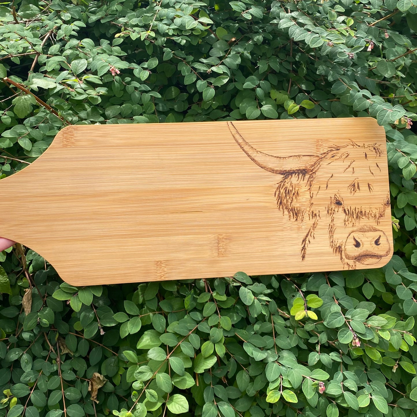 Highland Cow Bamboo Serving Board – Handmade Rustic Chopping Board Gift - Cheese & Charcuterie Serving Platter